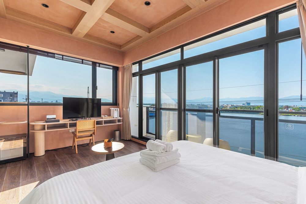 Between River and Sea Double Room with Balcony 3