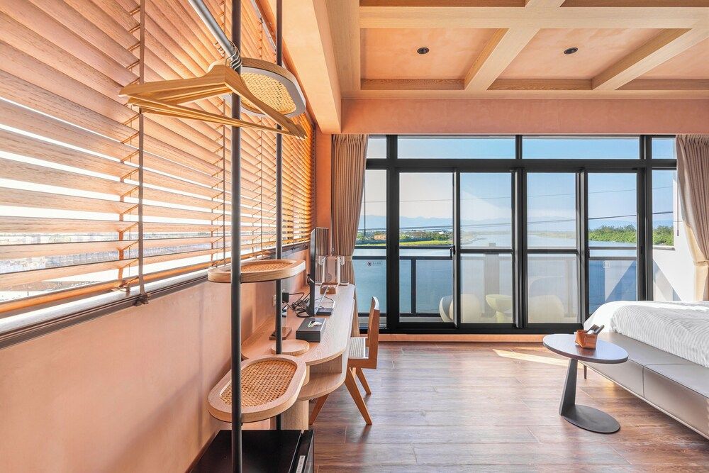 Between River and Sea Double Room with Balcony 7