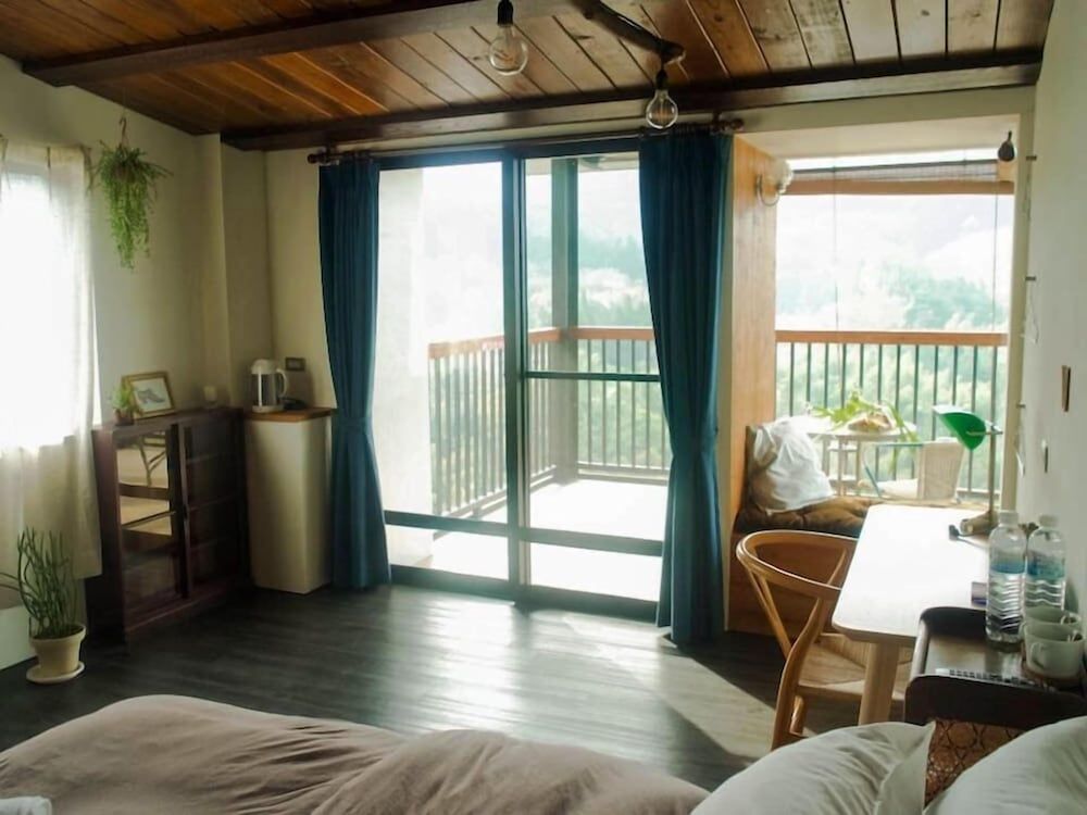 TysonB&B Deluxe Double Room, Balcony, Mountain View 2