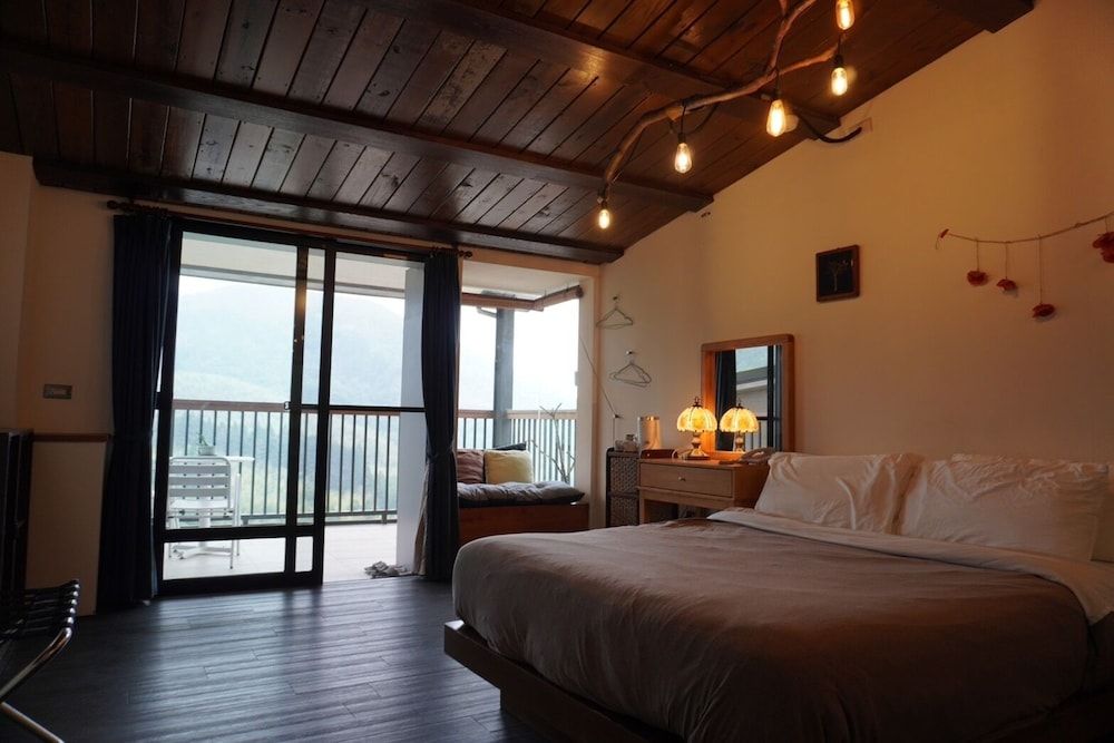 TysonB&B Deluxe Double Room, Balcony, Mountain View 4