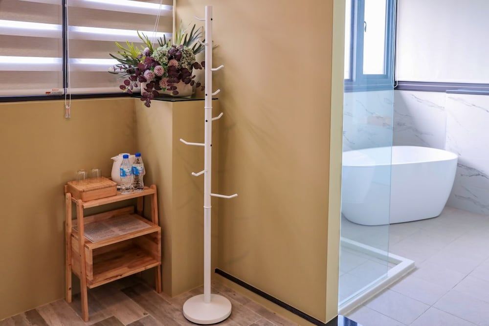 Quhua Sweety B&B Elite Double Room, Private Bathroom, Hill View 7