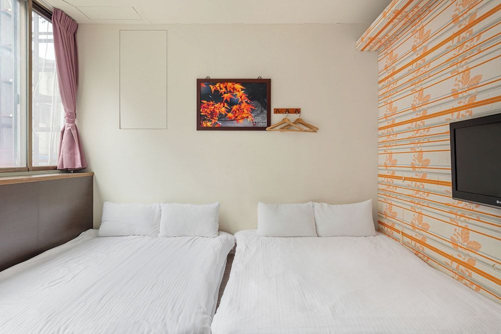 Orange house Standard Quadruple Room 4