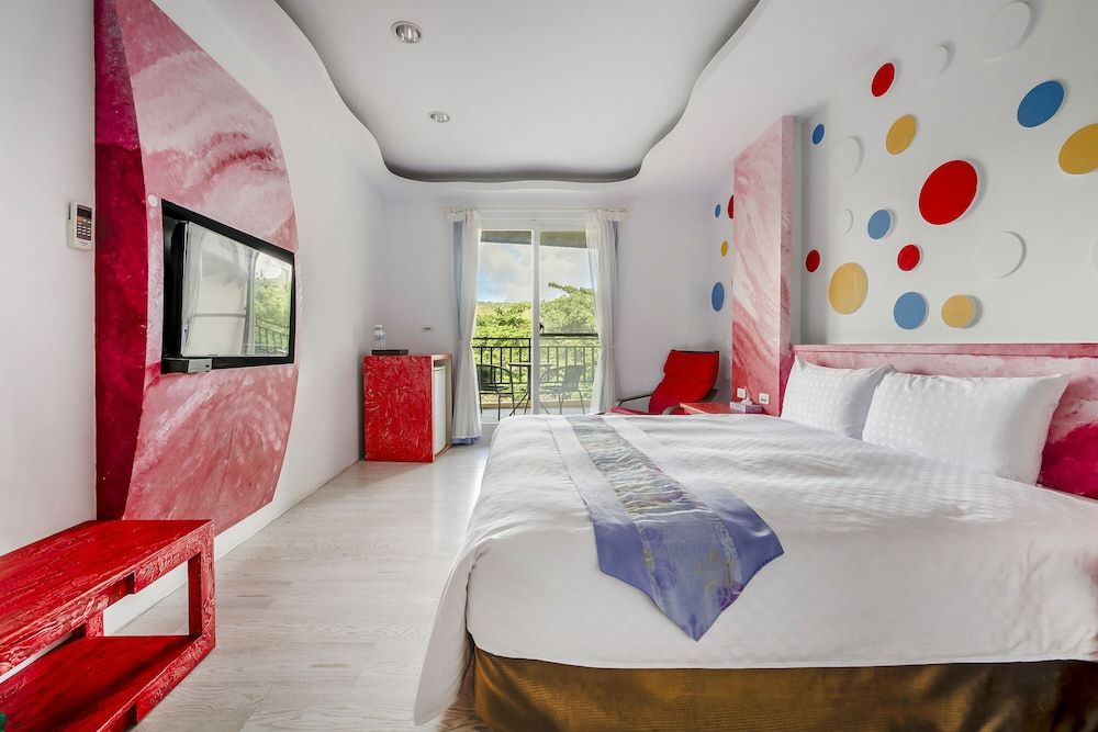 Wei Yuan Hotel Double Room, Bathtub, Mountain View 10