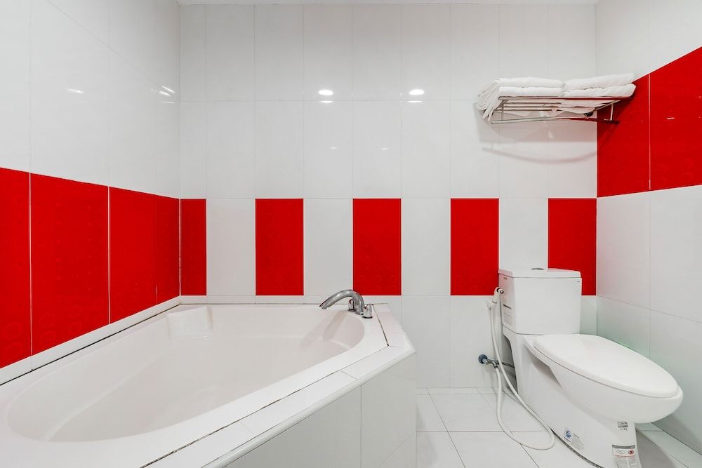 Wei Yuan Hotel Superior Quadruple Room, Bathtub 17