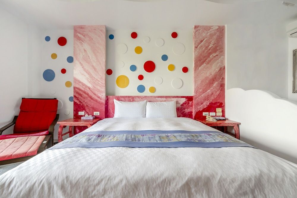 Wei Yuan Hotel Double Room, Bathtub, Mountain View 4