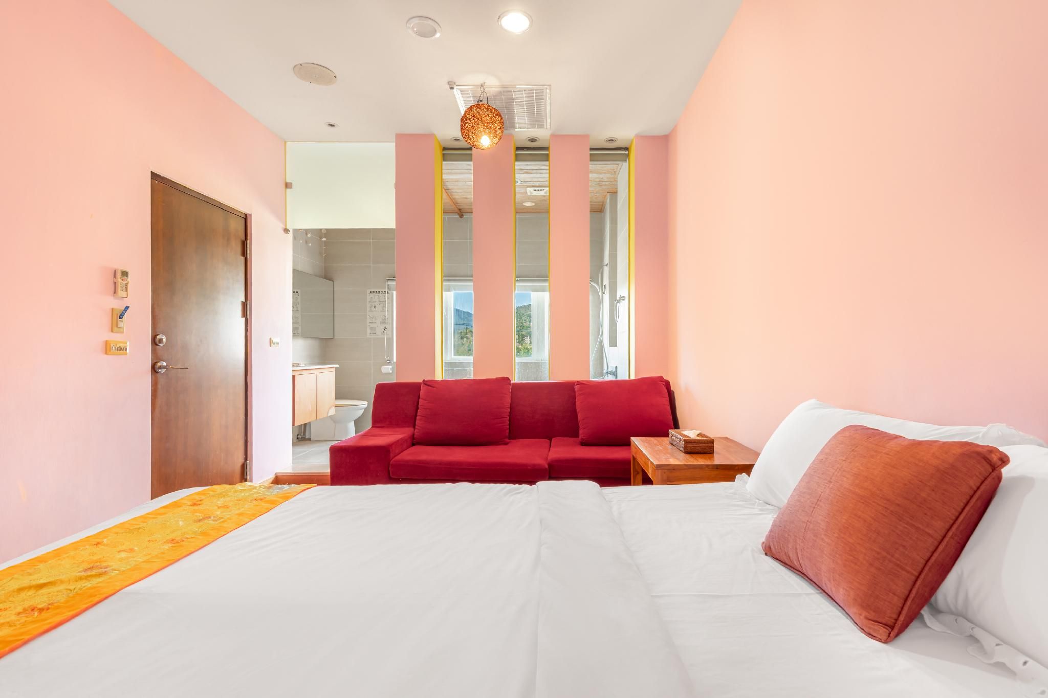Deluxe Double with Bathtub