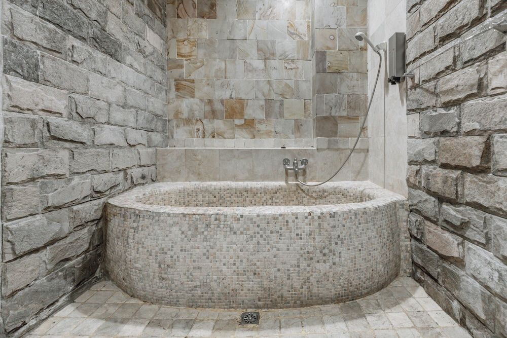 Golden Ocean Azure Hotel Sea View Quadruple Room with Bathtub 10