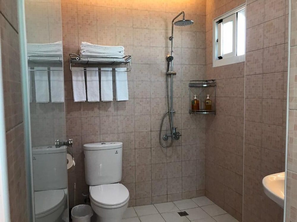 Ding Dong Homestay Quadruple Room, Balcony 6