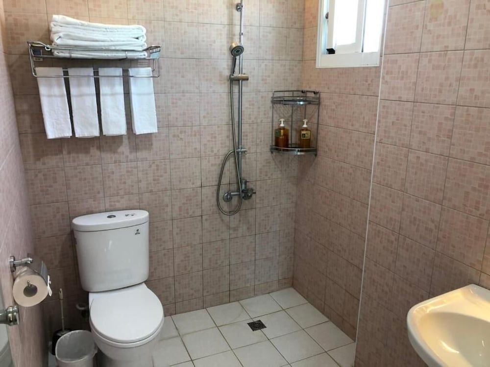 Ding Dong Homestay Quadruple Room, Balcony 7