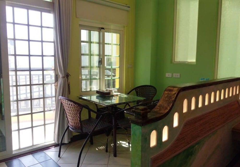 Xing Yu Inn Quadruple Room 4