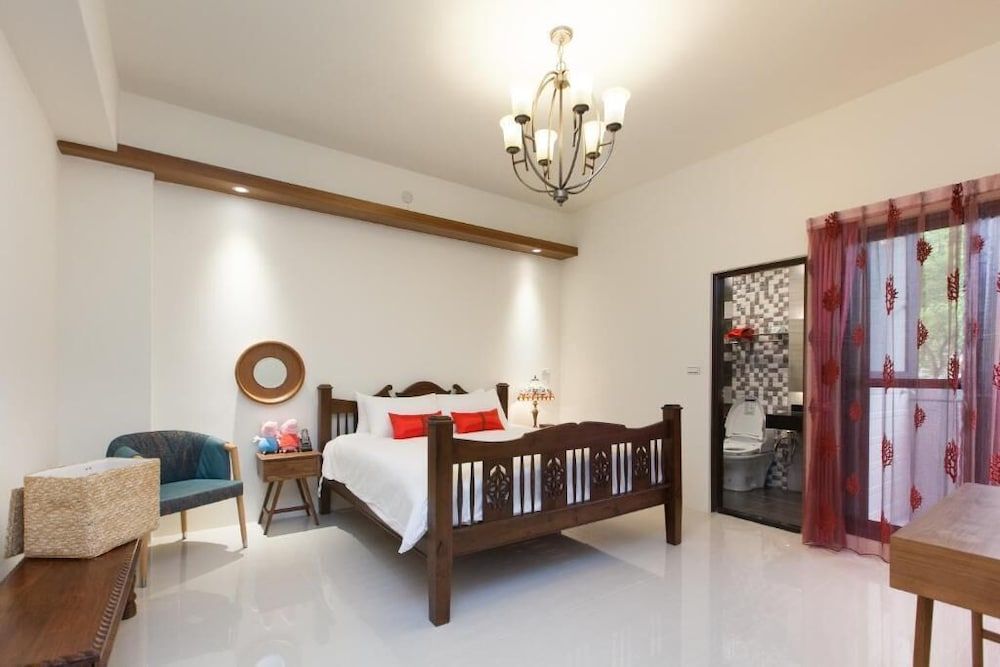 Classic Double Room, 1 King Bed, Balcony, Mountain View