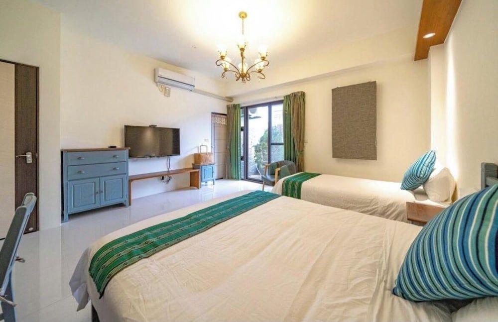 Deluxe Triple Room, 1 Bedroom, Balcony, City View