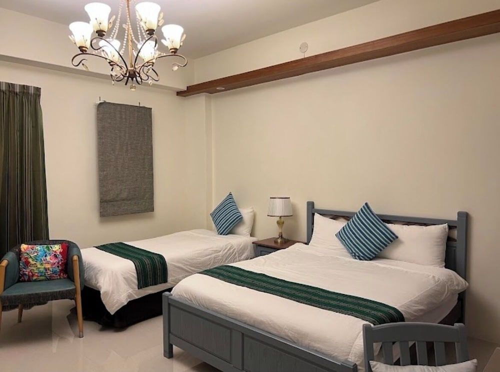 Deluxe Triple Room, 1 Bedroom, Balcony, City View