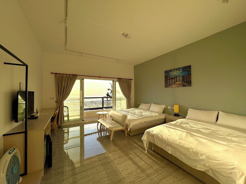 Dulan Najie Bay Inn Deluxe Quadruple Room, Multiple Beds, Sea View 4