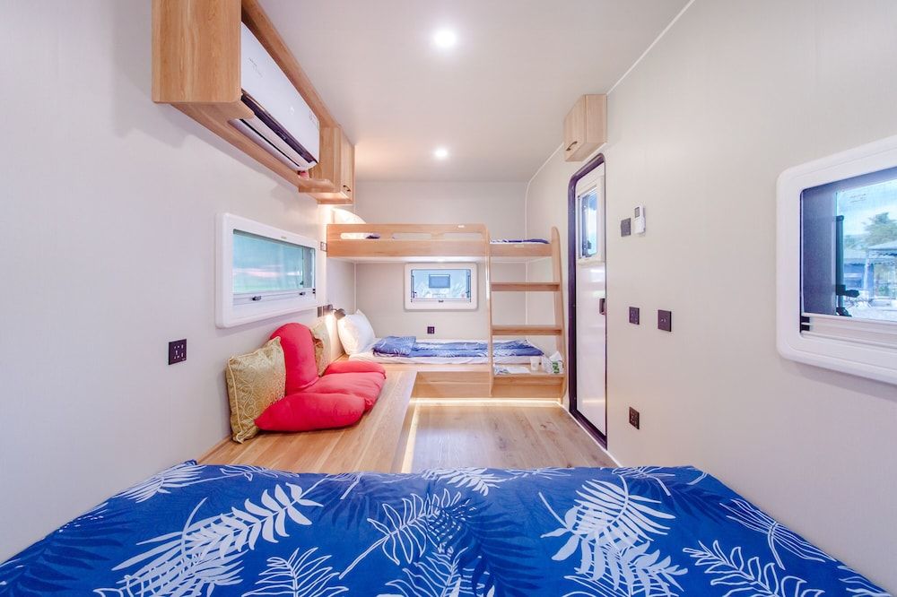 Tai Ping Shan Inn Camper 4 person room 7