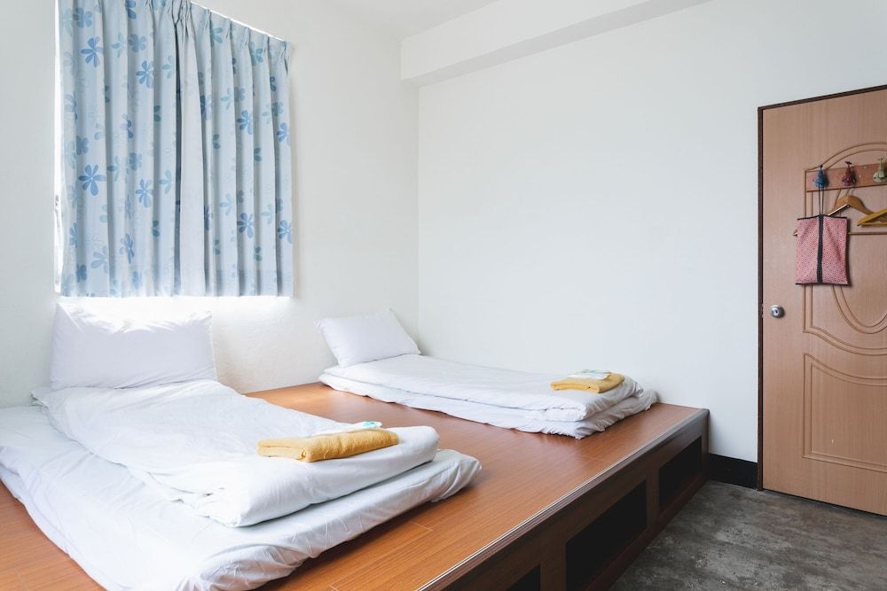 Double room with shared bathroom