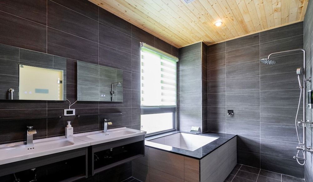 New Wunuanzoo Classic Room, Multiple Beds, Non Smoking, Mountain View 5