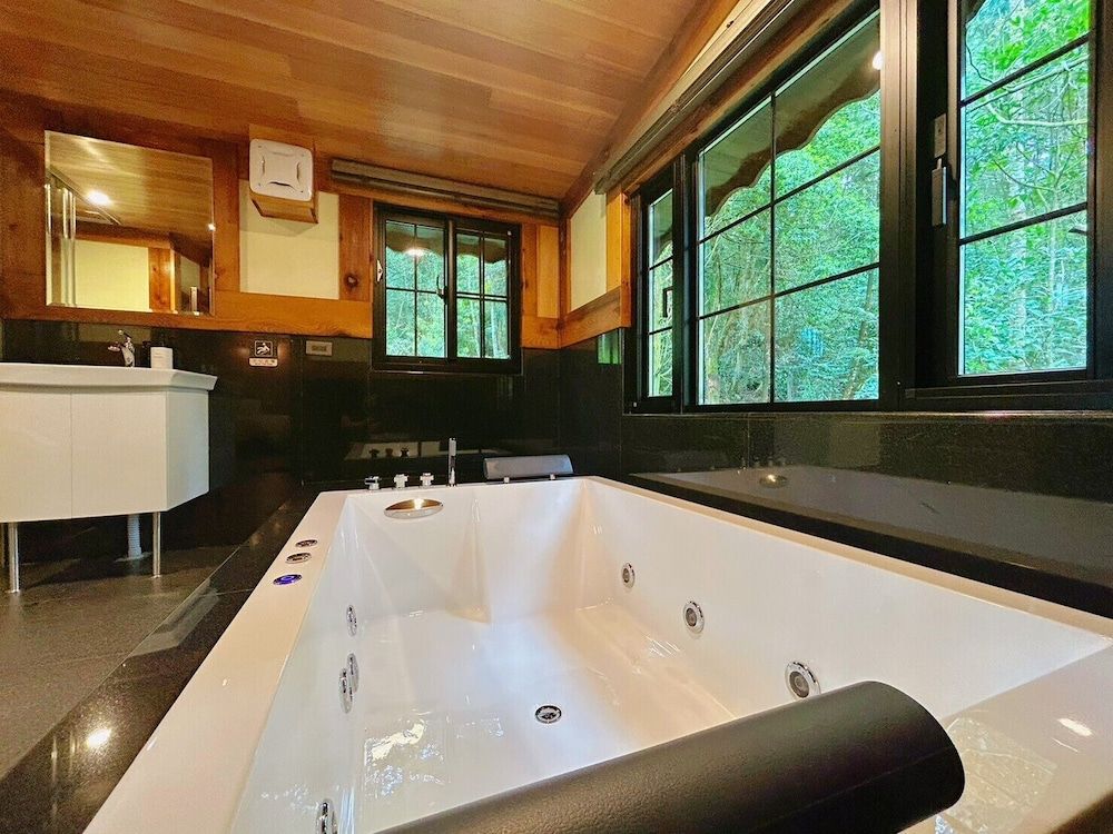 Senboard Manor Signature Tree House, 2 Queen Beds, Non Smoking, Mountain View 15