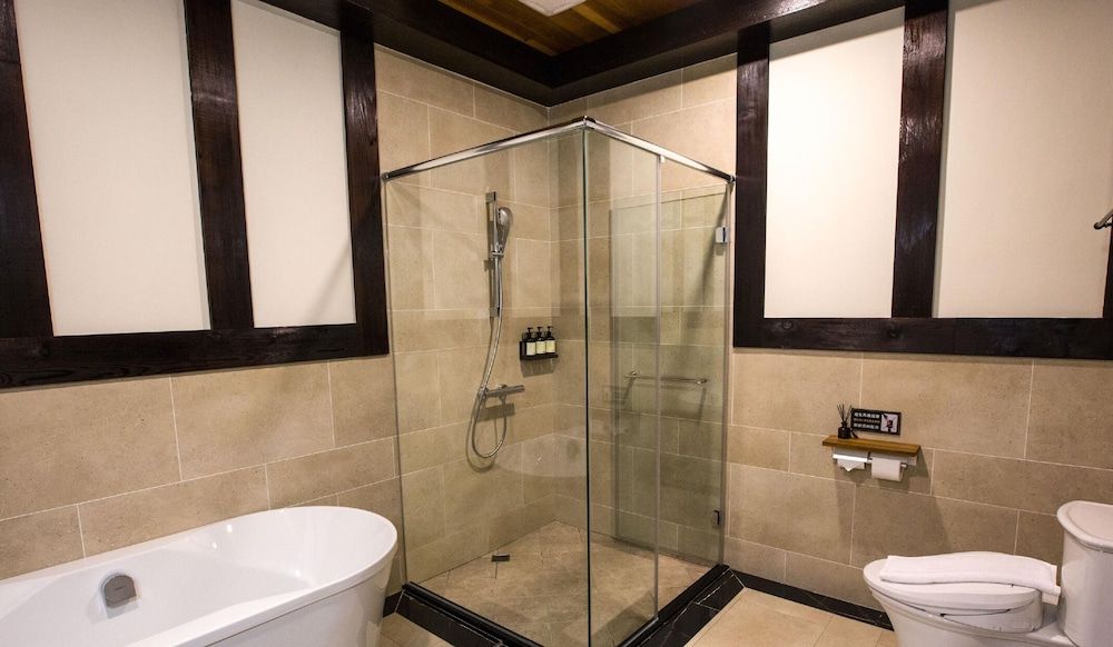 Senboard Manor Deluxe Quadruple Room, 2 Queen Beds, Non Smoking, Mountain View 5