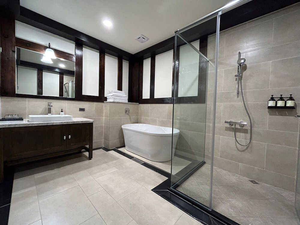 Senboard Manor Superior Quadruple Room, 2 Queen Beds, Non Smoking, Mountain View 10