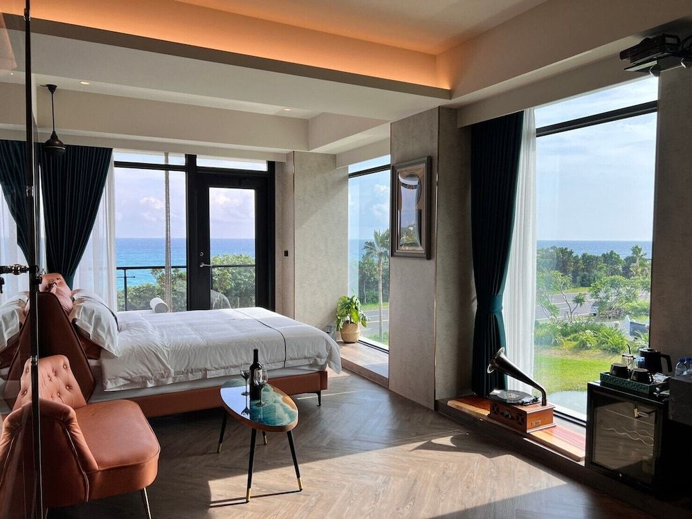 206 Double Room with Balcony Swing and Sea View