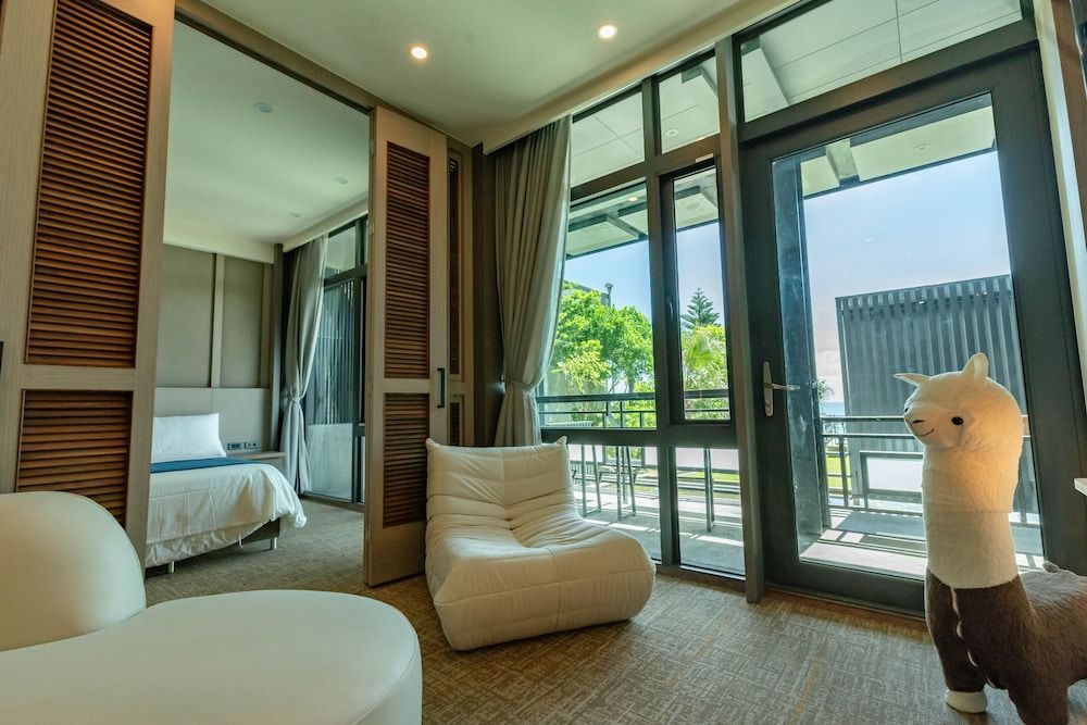 Seaview Villa Coastal Estate Family Room 8