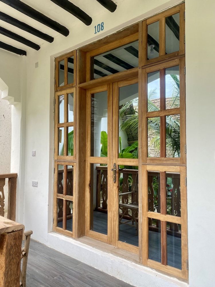 Traditional Room, 1 King Bed, Garden View