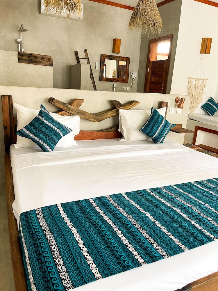 Mambo Cabana Family Room, 3 Bedrooms 2