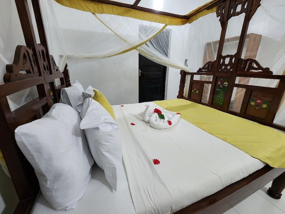 Seagull Nungwi Resort Superior Bungalow, Pool View 3