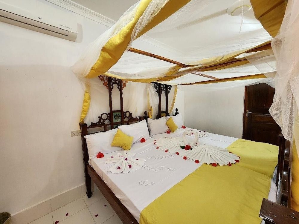 Seagull Nungwi Resort Honeymoon Double Room, Pool View 5