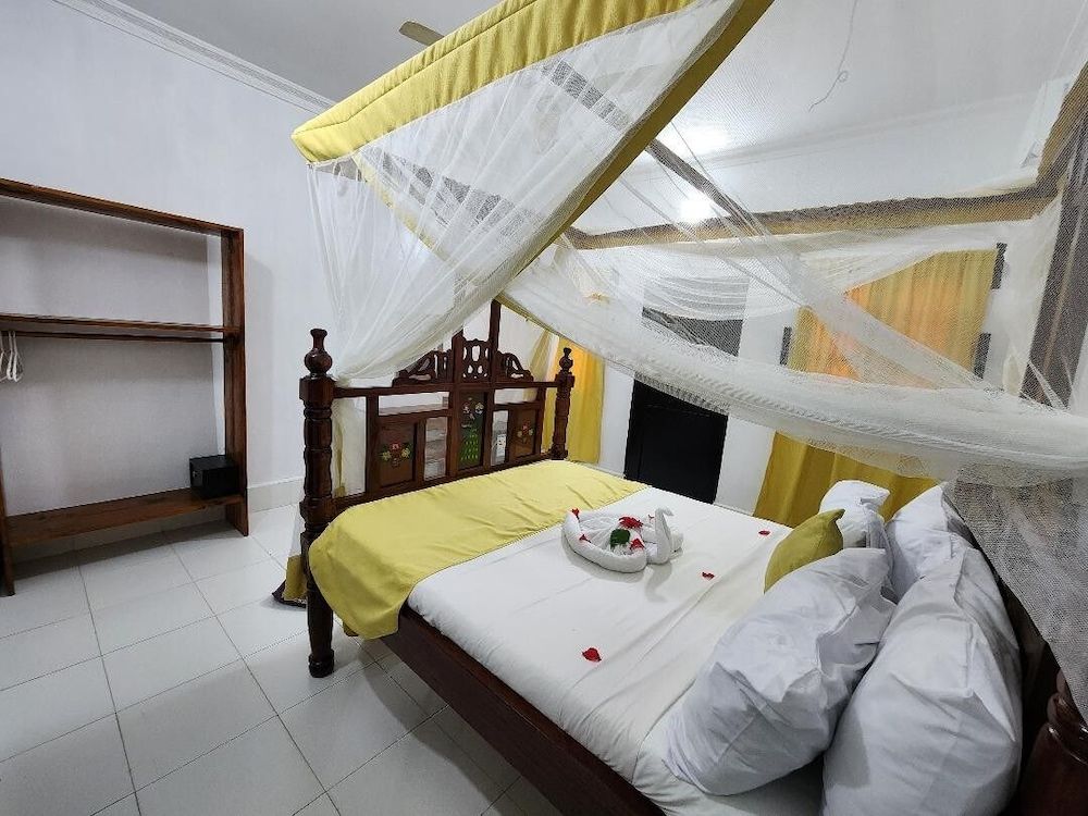 Seagull Nungwi Resort Superior Bungalow, Pool View 8