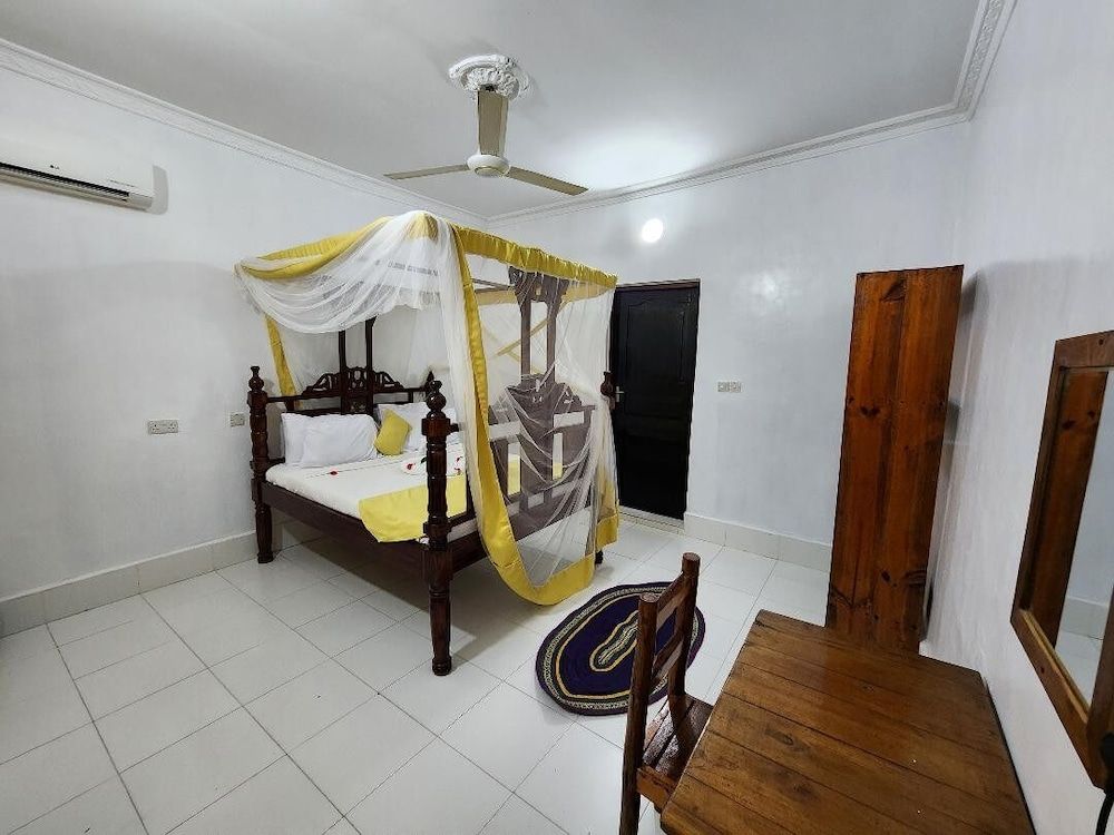 Seagull Nungwi Resort Superior Bungalow, Pool View 4