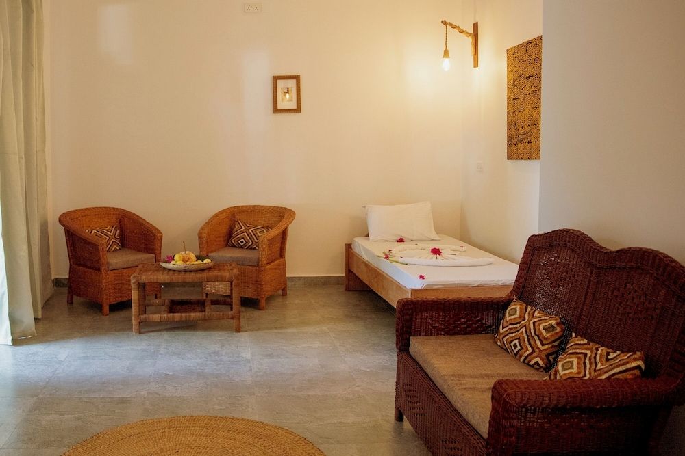 Paje White House Deluxe Suite 11