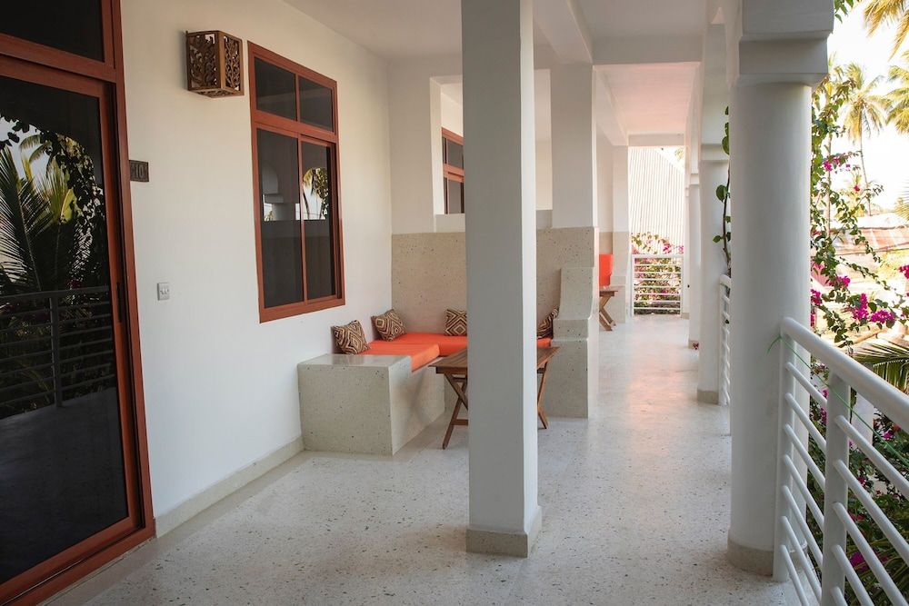 Paje White House Deluxe Suite 14