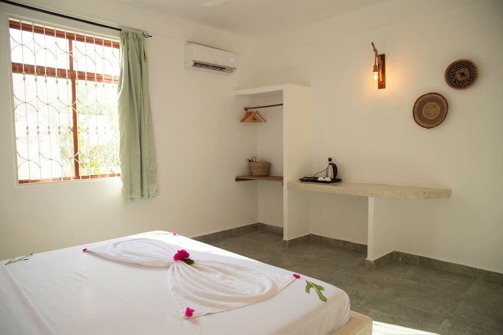 Paje White House Deluxe Suite 7