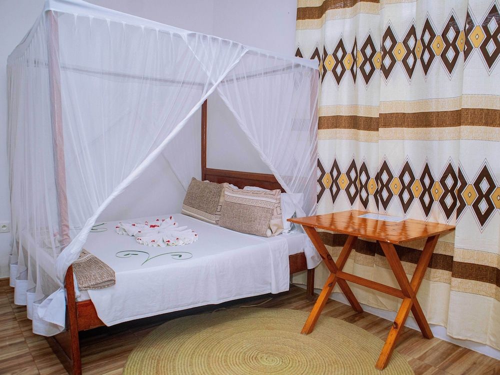 Ondo House Standard Double Room 13