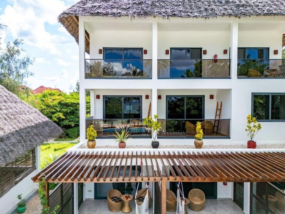 MANOLO Beach Resort Superior Suite 2