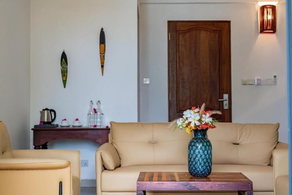 MANOLO Beach Resort Superior Suite 6