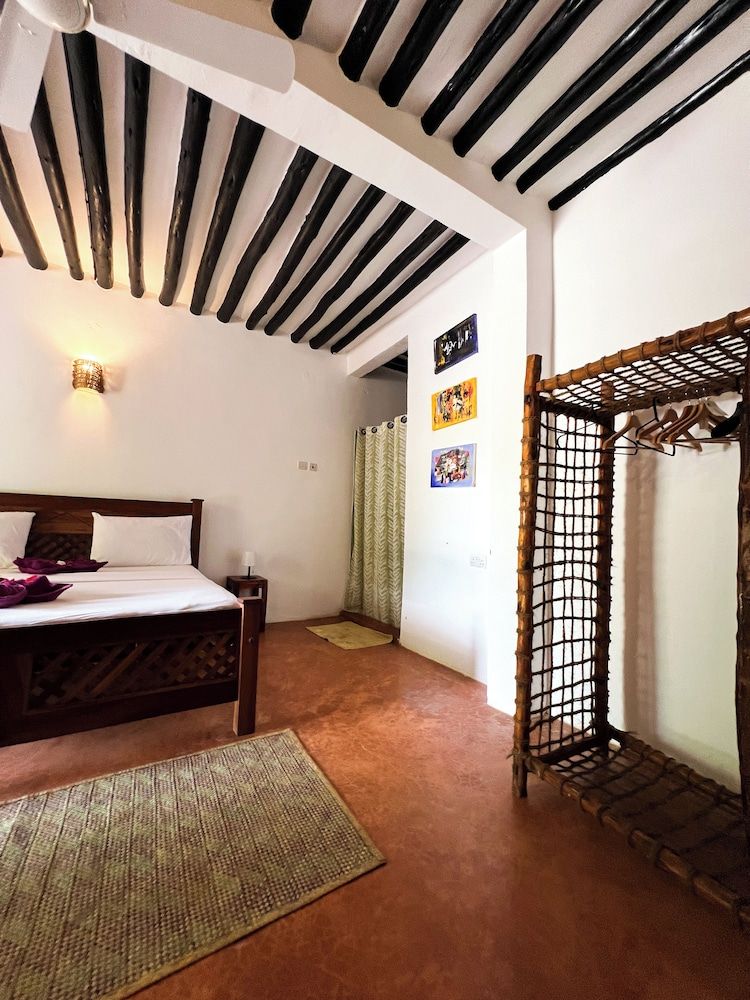Karibu Maisha Lodge Comfort Double Room 4