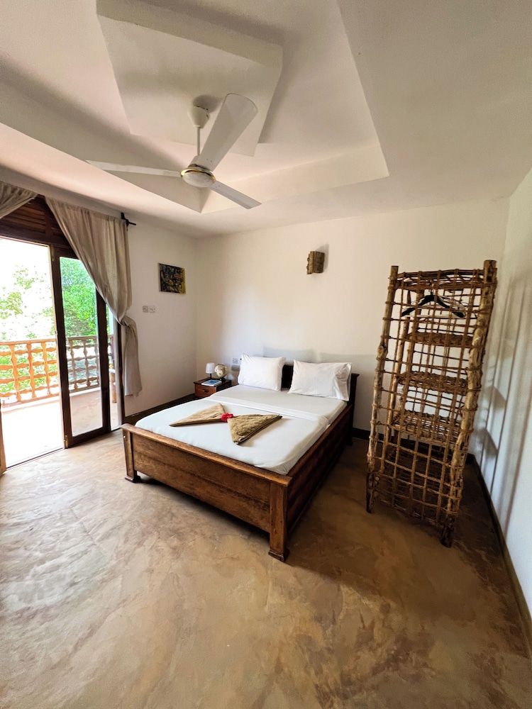 Karibu Maisha Lodge Standard Room 3