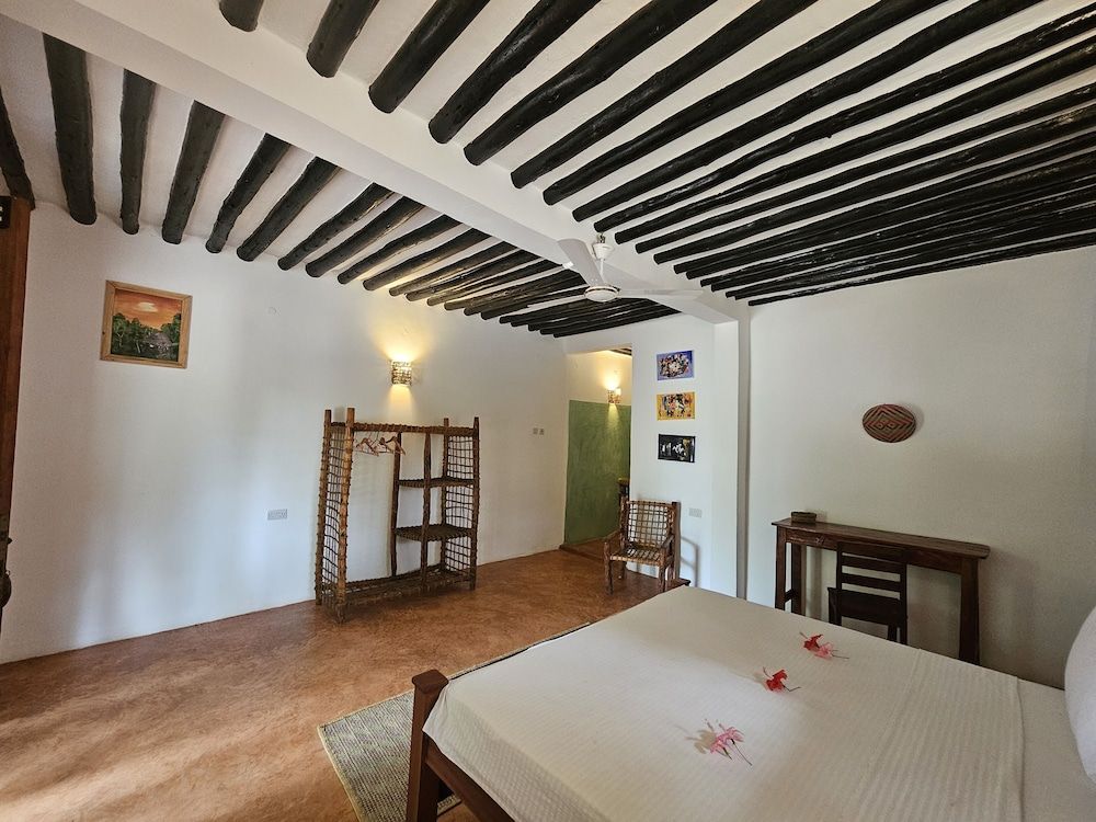 Karibu Maisha Lodge Comfort Double Room 2