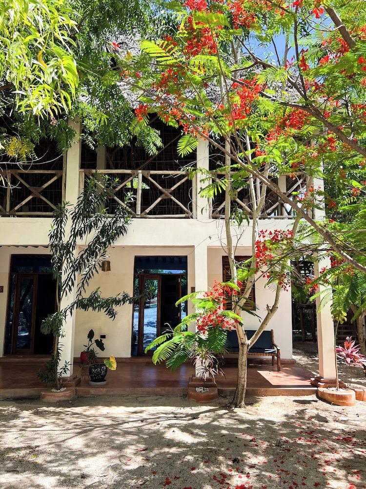 Karibu Maisha Lodge Comfort Double Room 3