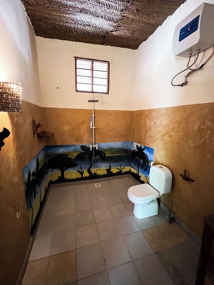 Karibu Maisha Lodge Family Room 6