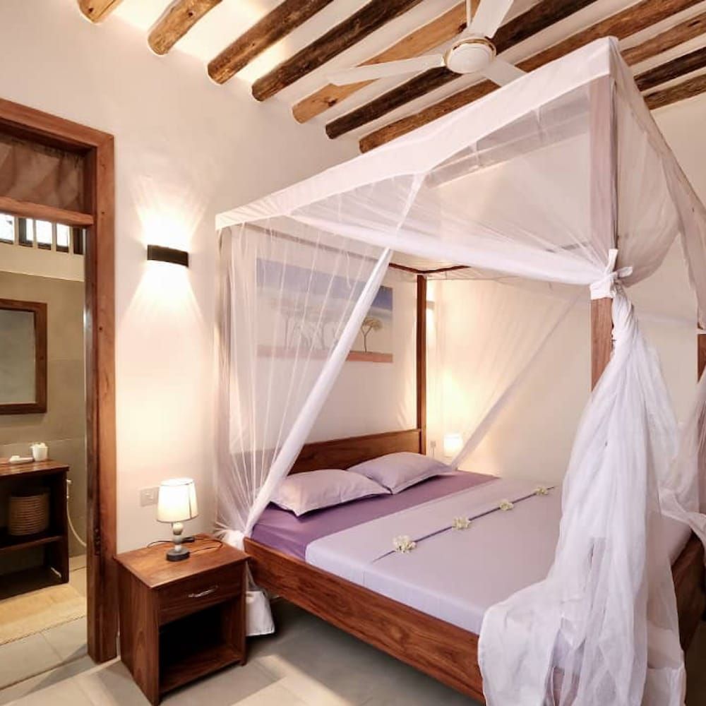 The Dream Village Standard Room, 1 King Bed, Private Bathroom, Courtyard View 2