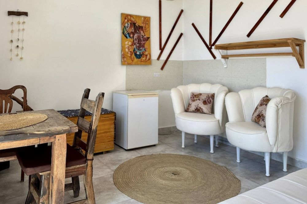 Zanzibar Lodge Deluxe Double Room, Balcony, Pool View 7