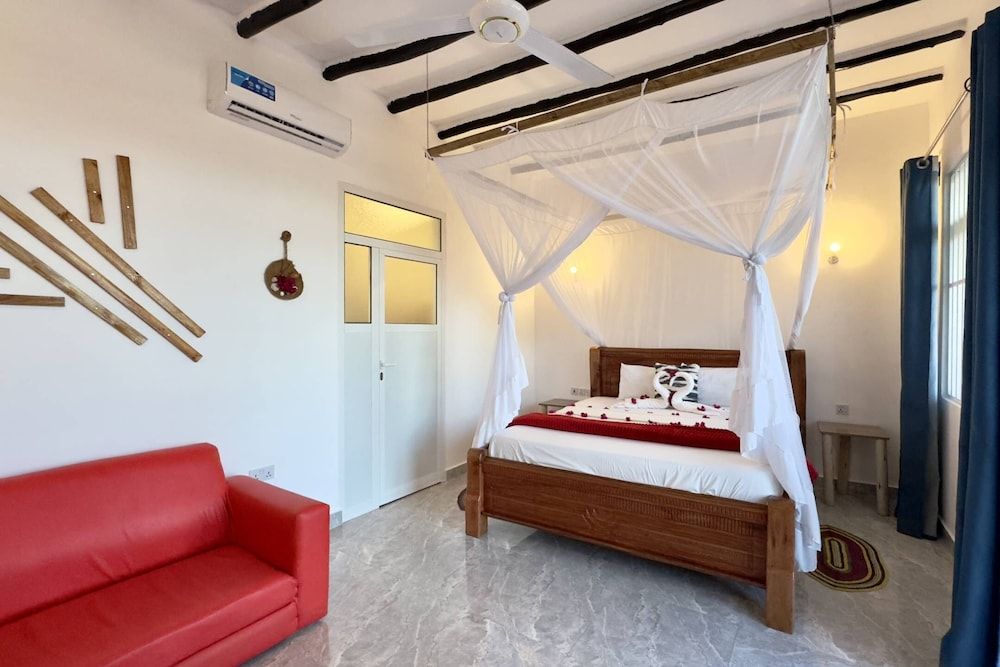 Zanzibar Lodge Deluxe Double Room, 1 King Bed, Ocean View 5