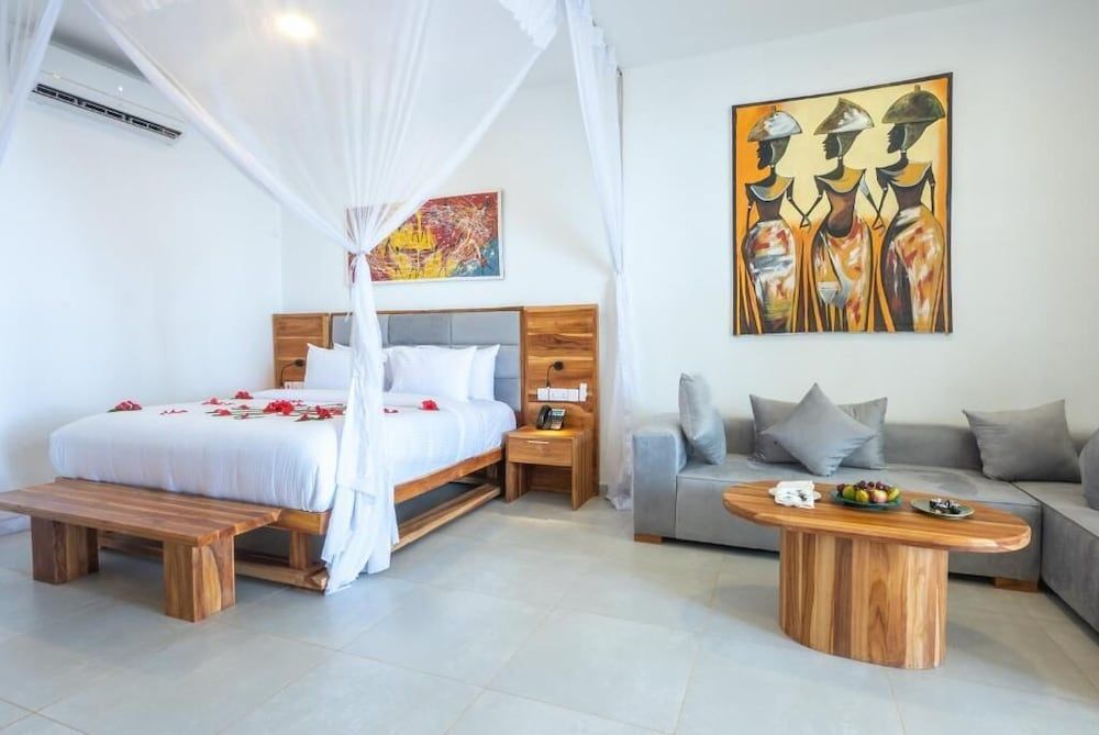 Royal Mandarin Hotel & Resort Family Room 2