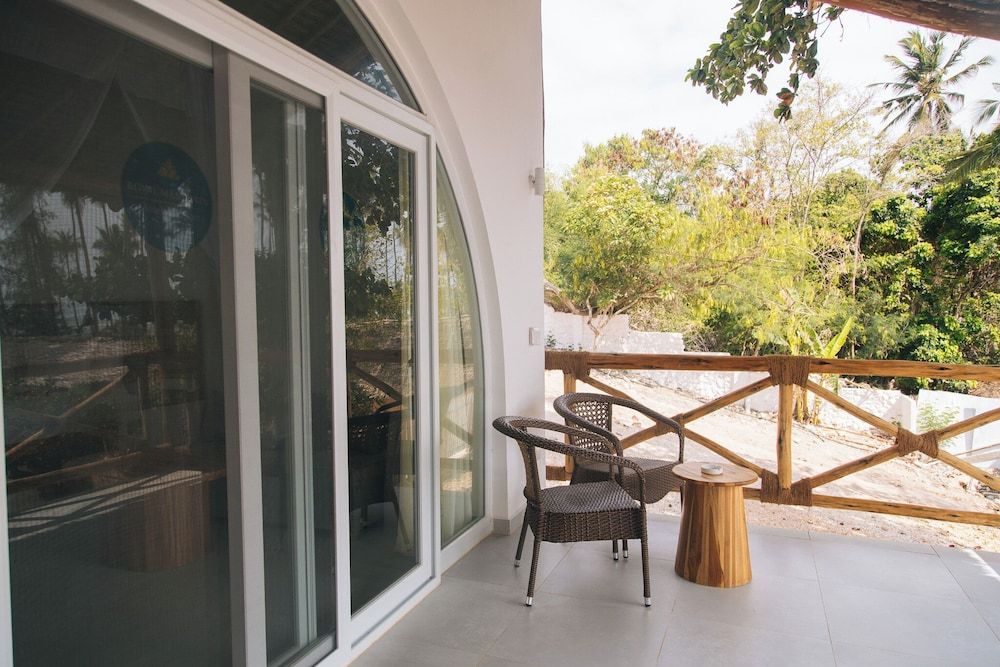 Royal Mandarin Hotel & Resort Family Room 10