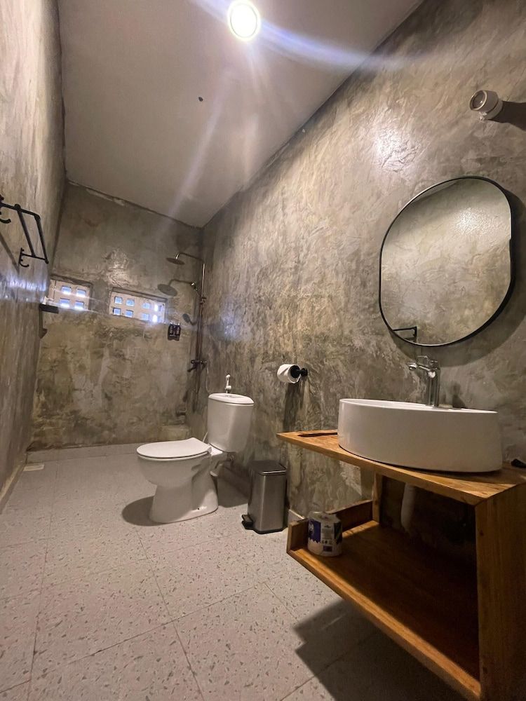 Sand and Sunset Deluxe Twin Room 9