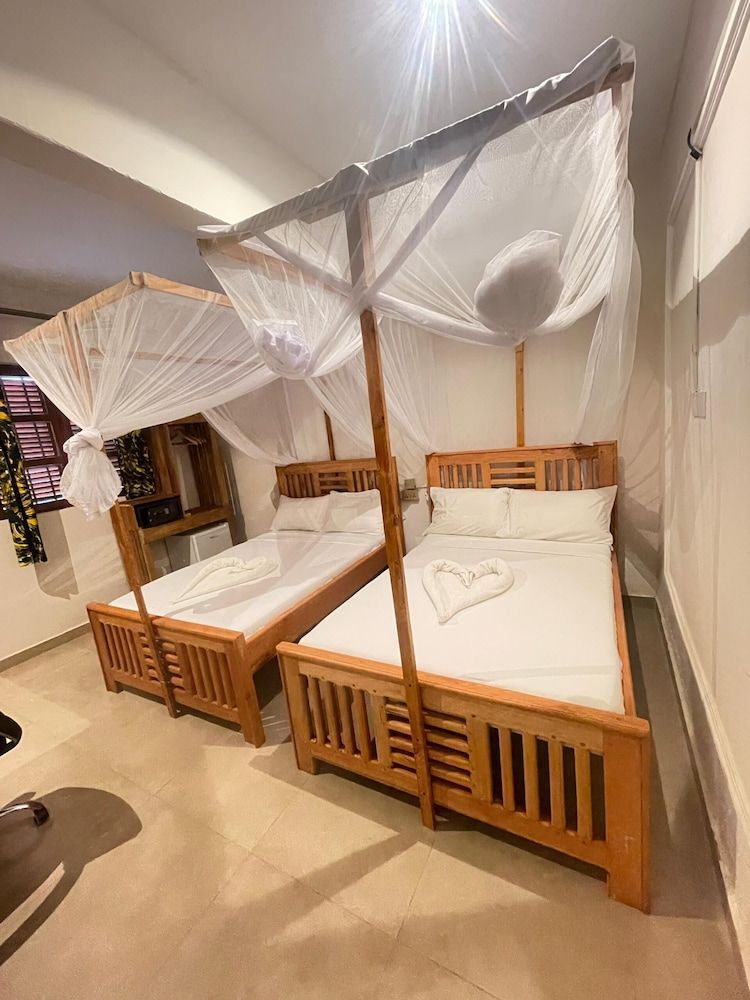 Sand and Sunset Deluxe Twin Room 6